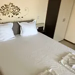 Ivano 招待所 2*